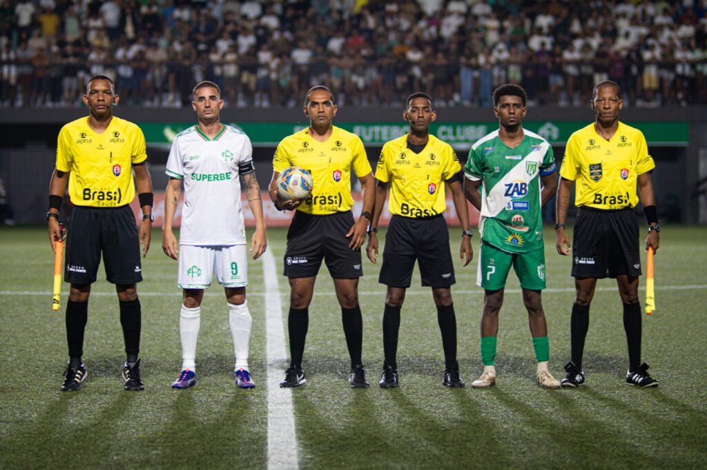 Thiago Galhardo comanda vitória e Feira FC estreia com goleada no primeiro jogo da sua história